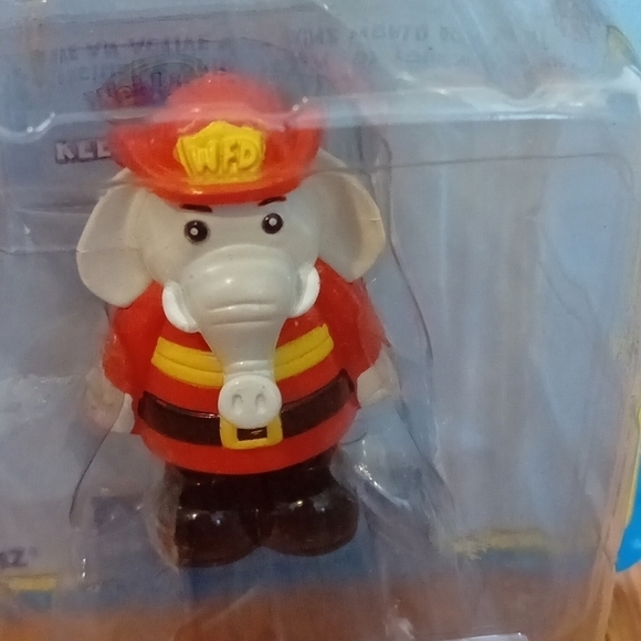 Y2K BNIB Ganz Webkinz‎ Figure Series 1 Fire Chief Elephant W/ Feature Code - Picture 4 of 6
